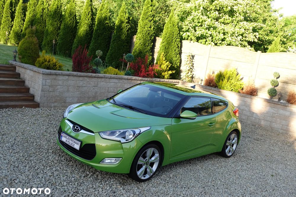 Hyundai Veloster - 4