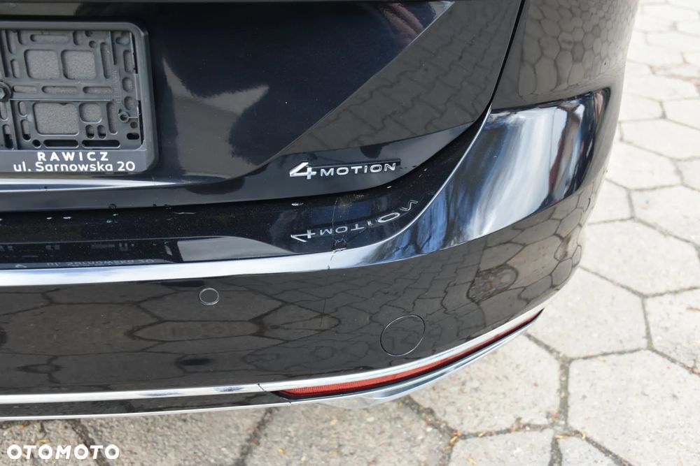 Volkswagen Passat Variant 2.0 TDI SCR DSG 4Motion Business - 11