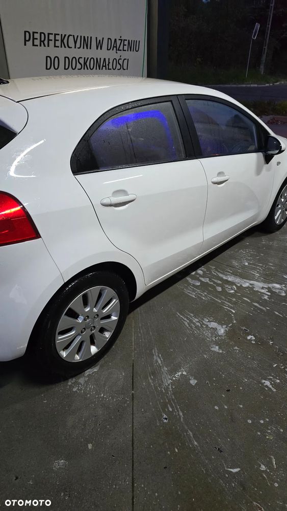 Kia Rio 1.2 Dream Team Edition - 4