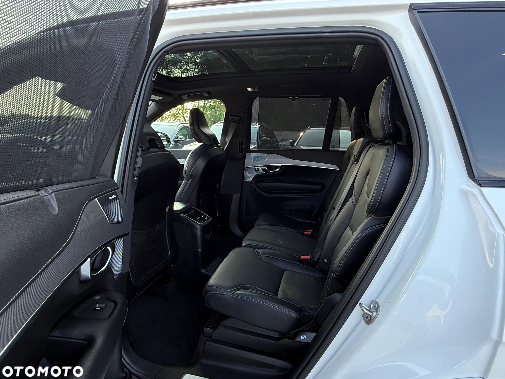 Volvo XC 90 T8 AWD Recharge Geartronic RDesign Edition - 32
