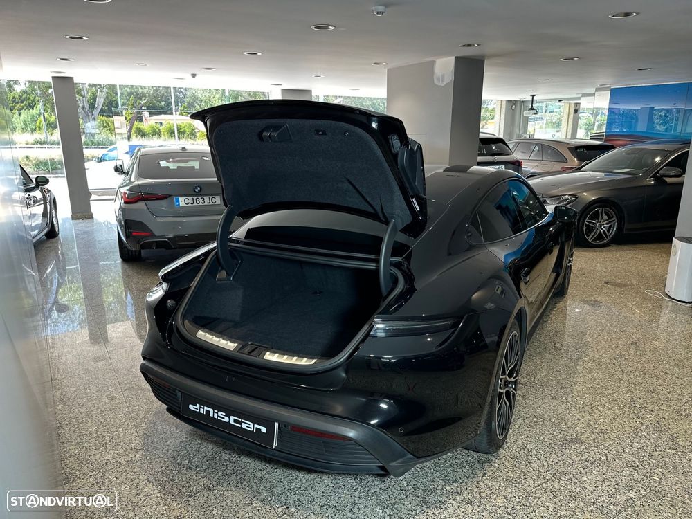 Porsche Taycan - 44