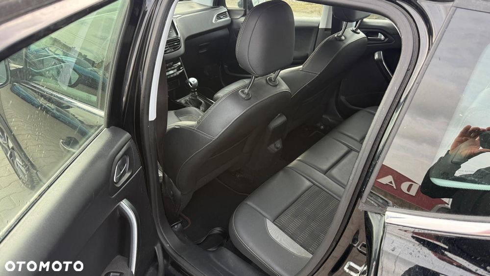 Peugeot 2008 BlueHDi 100 STOP & START Active - 13