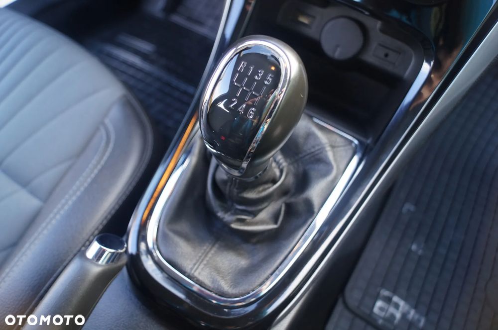 Opel Astra IV 1.4 T Executive EU6 - 35