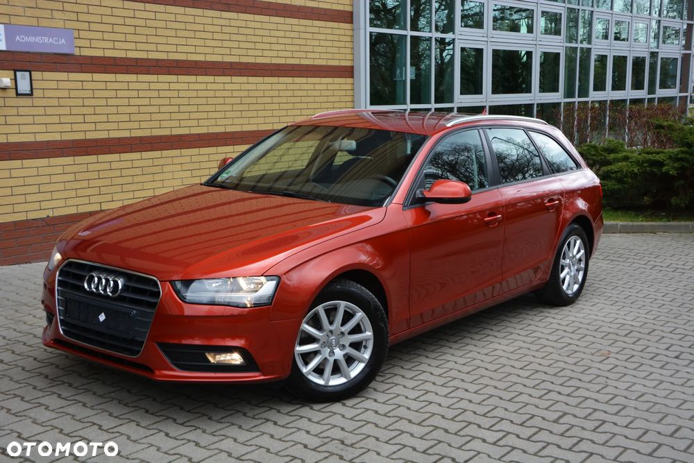 Audi A4 Avant 2.0 TDI DPF clean diesel multitronic Ambiente - 23