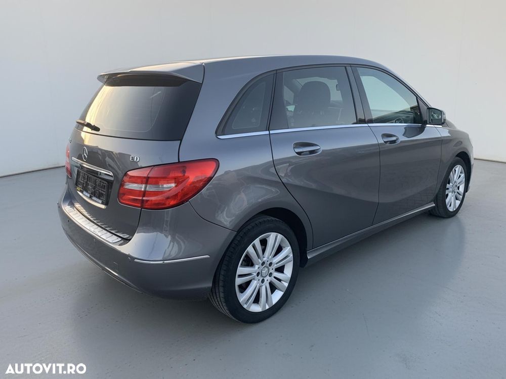 Mercedes-Benz B - 13