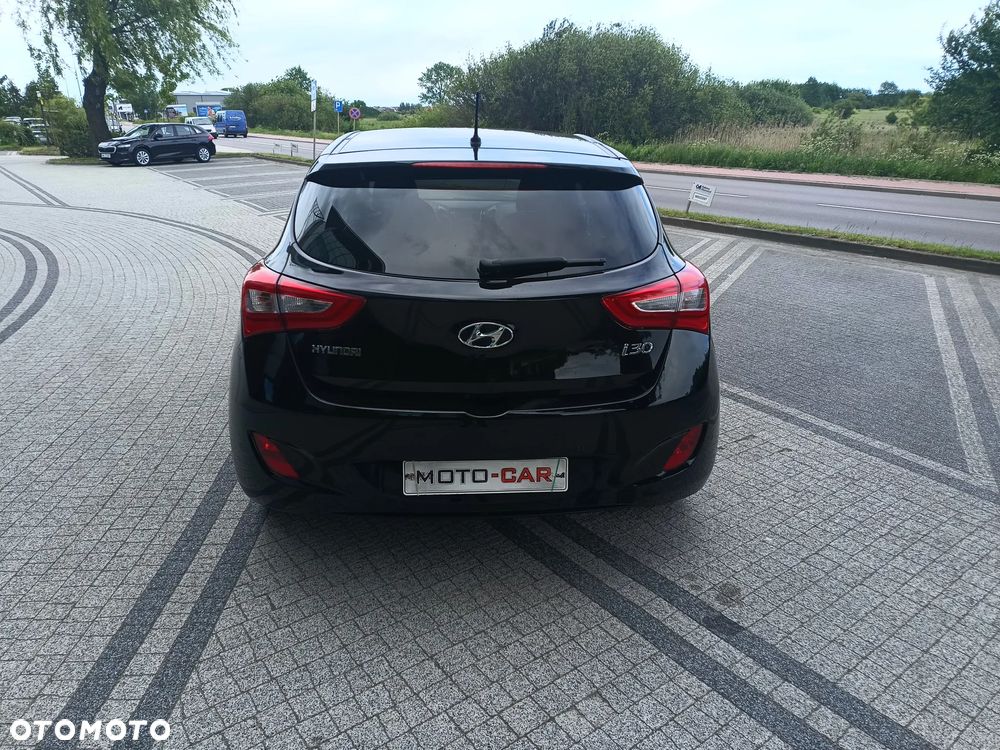 Hyundai i30 blue 1.6 CRDi Style - 5