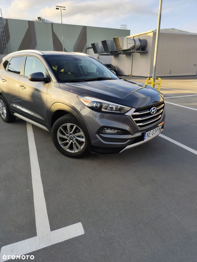 Hyundai Tucson - 2