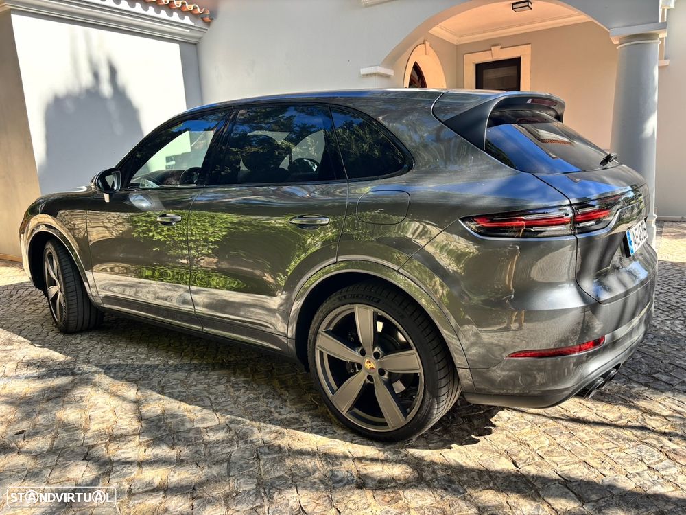 Porsche Cayenne E-Hybrid - 6