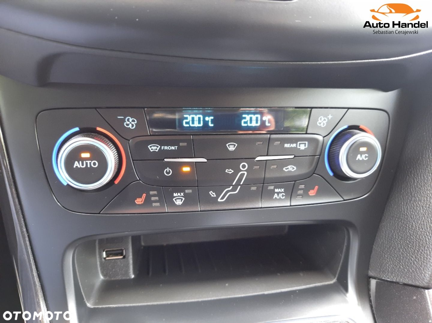 Ford Focus Turnier 1.5 EcoBoost Start-Stopp-System TITANIUM - 25