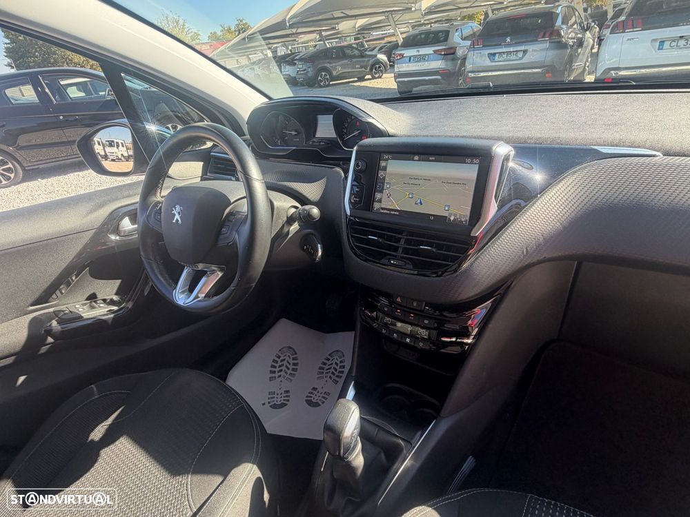 Peugeot 208 1.2 PureTech Allure - 10