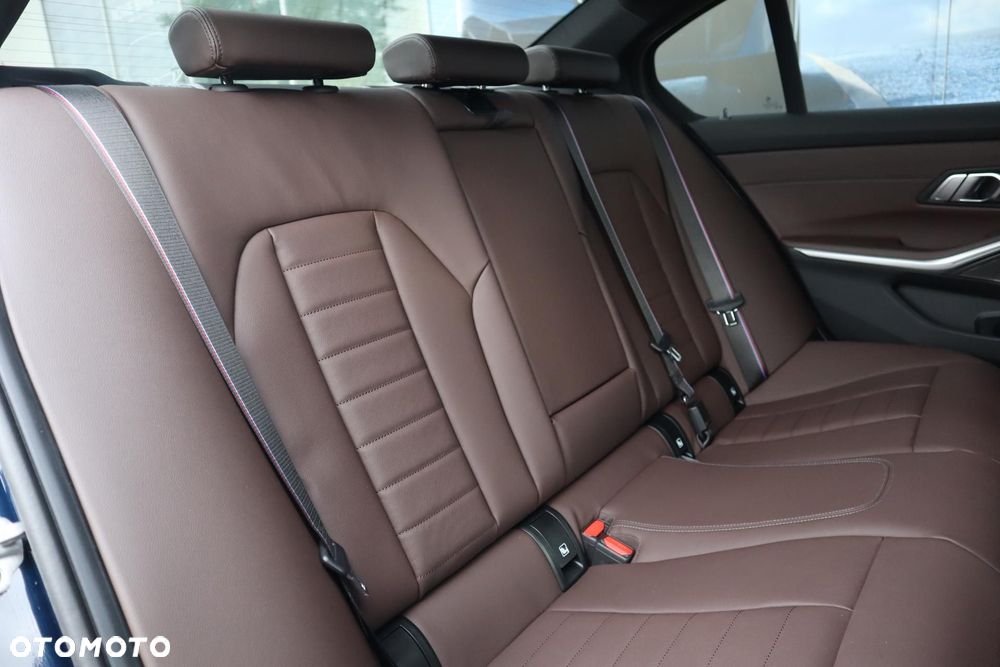 BMW Seria 3 - 12