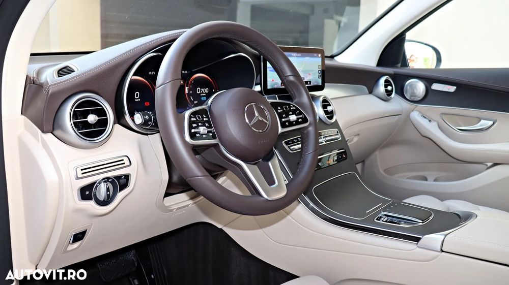 Mercedes-Benz GLC 300 e 4MATIC - 25