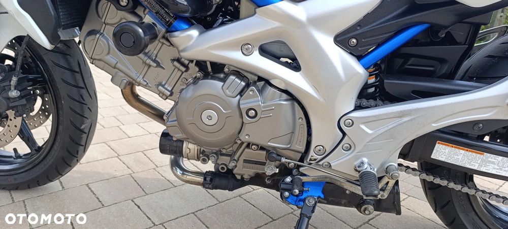 Suzuki Gladius - 34