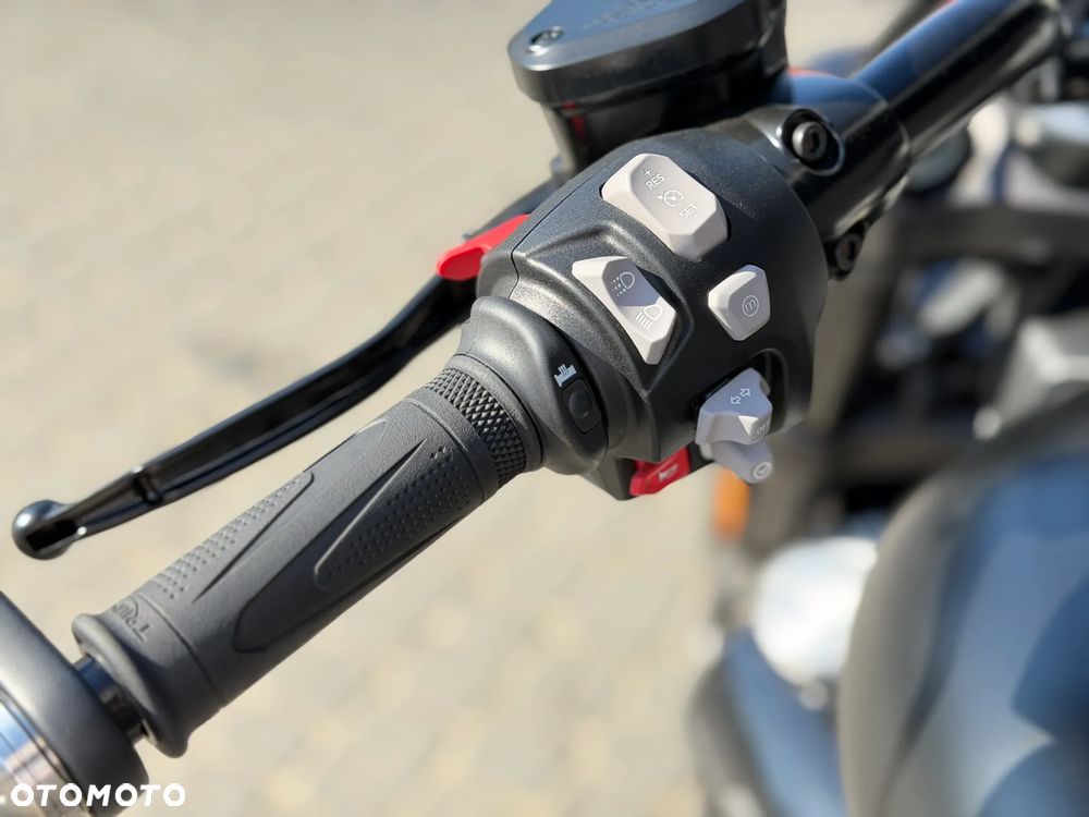 Triumph Rocket - 19