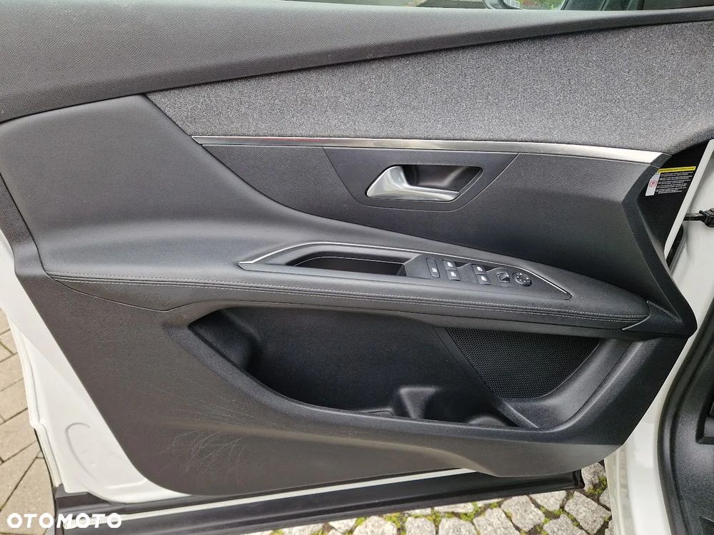 Peugeot 3008 PureTech 130 Stop & Start GPF Allure - 31