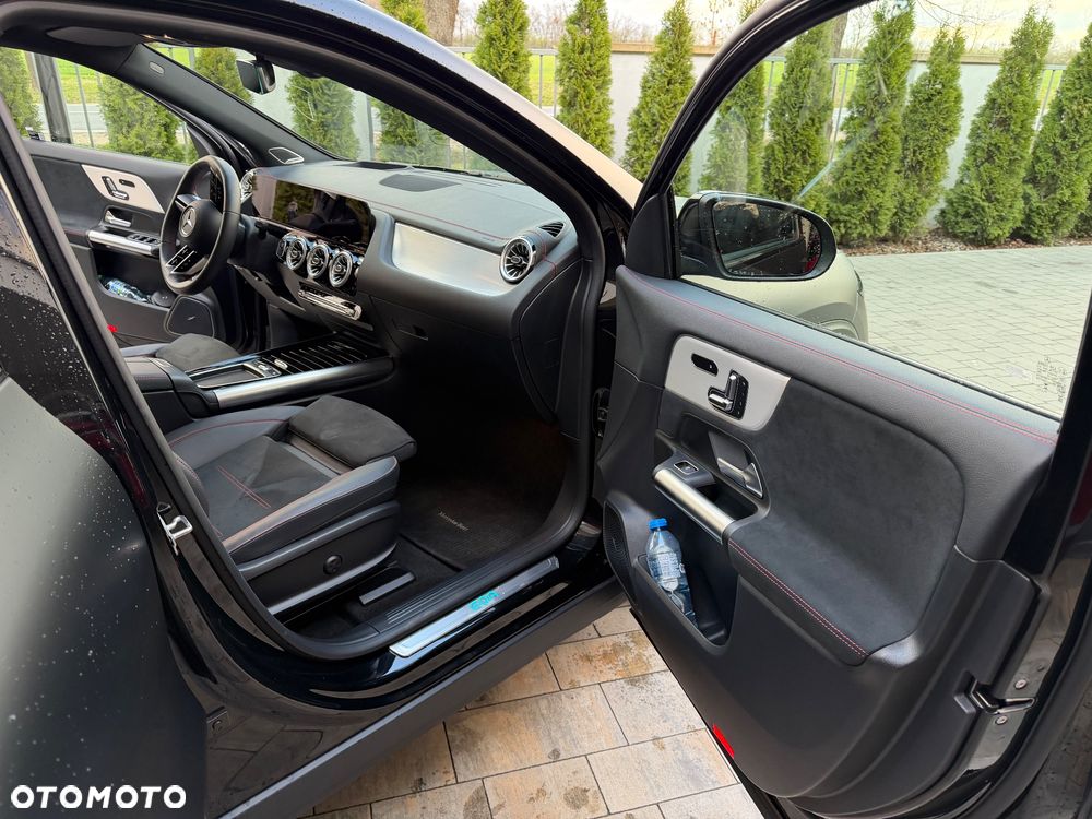 Mercedes-Benz EQA 300 66.5kWh 4-Matic AMG Line - 20