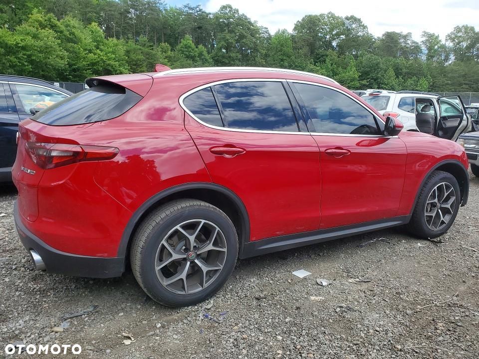 Alfa Romeo Stelvio - 4