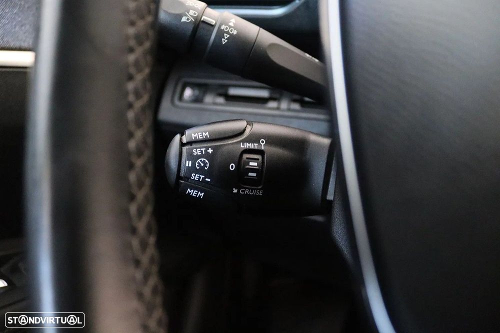 Peugeot 3008 1.2 PureTech Allure - 12