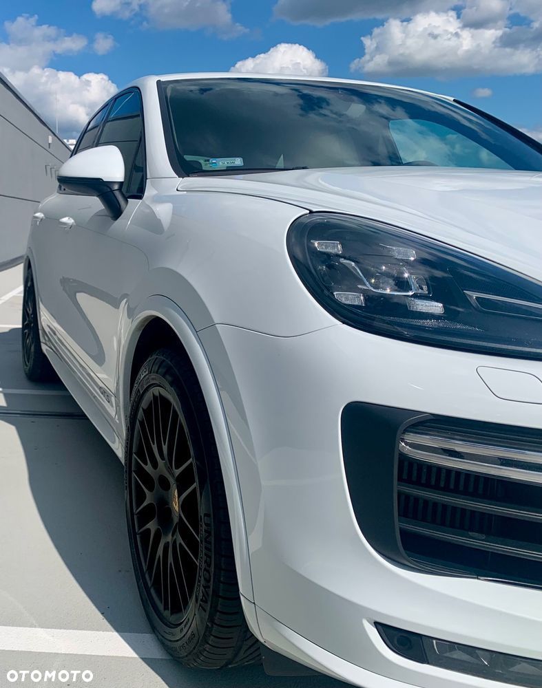 Porsche Cayenne GTS - 5