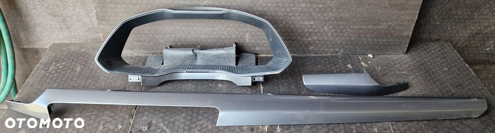 DEKORY LISTWY OZDOBNE RAMKA KONSOLI KOMPLET 3V1858418 3V1858415 SKODA SUPERB III - 1