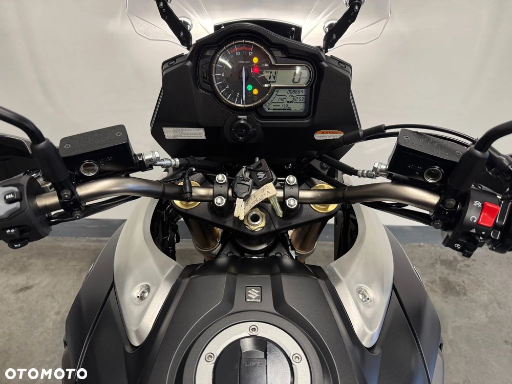 Suzuki V-STROM - 9