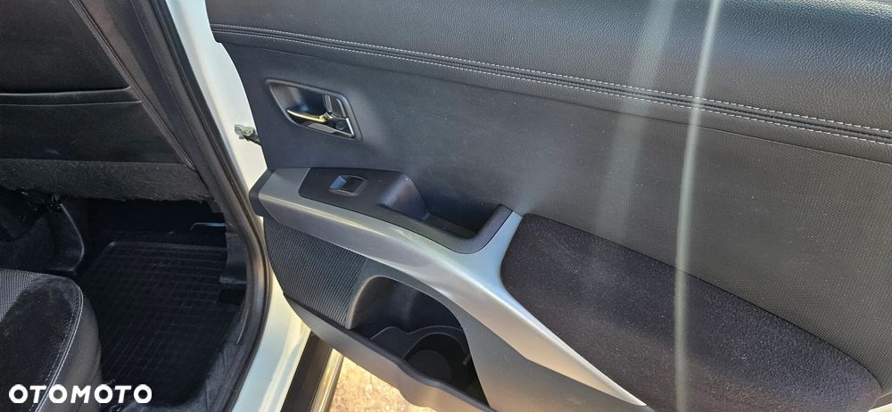 Mitsubishi Outlander - 17