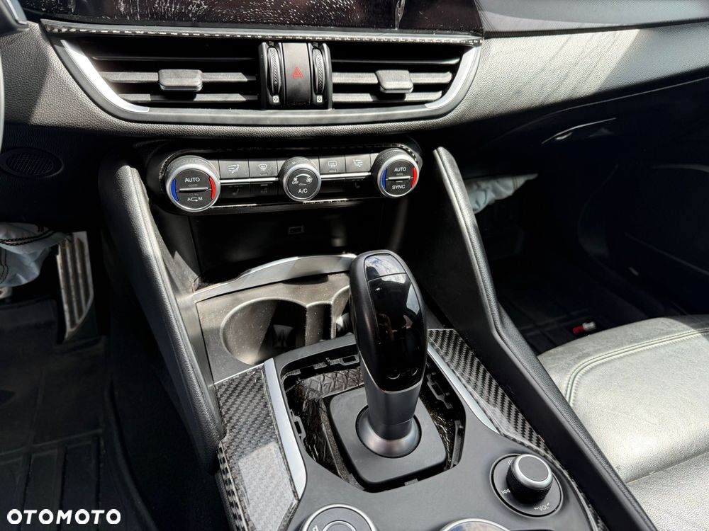 Alfa Romeo Giulia - 21
