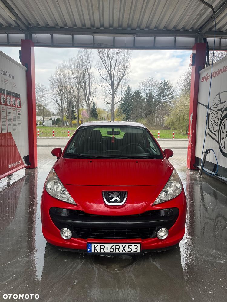 Peugeot 207 1.4 16V Trendy - 16