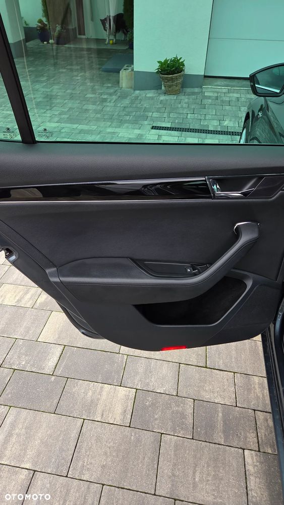 Skoda Superb 2.0 TDI SCR 4x4 L&K DSG - 10