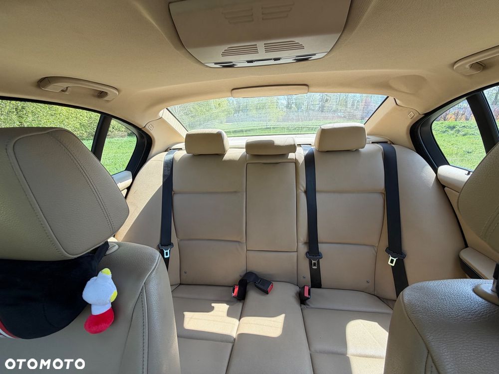BMW Seria 3 335i - 13