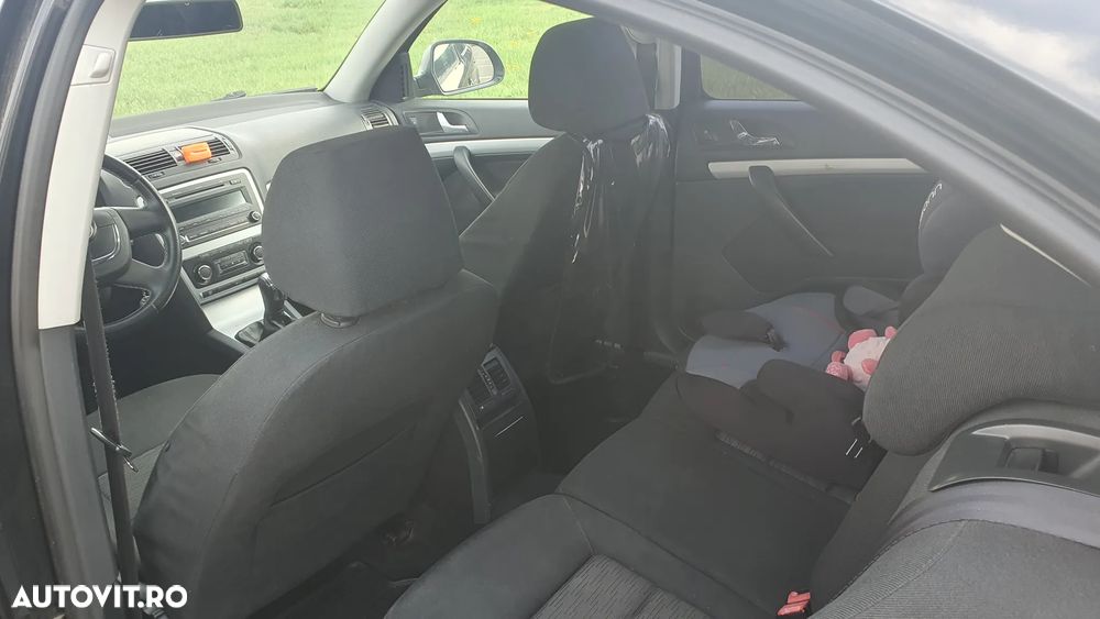 Skoda Octavia 1.4 TSI Ambiente - 6
