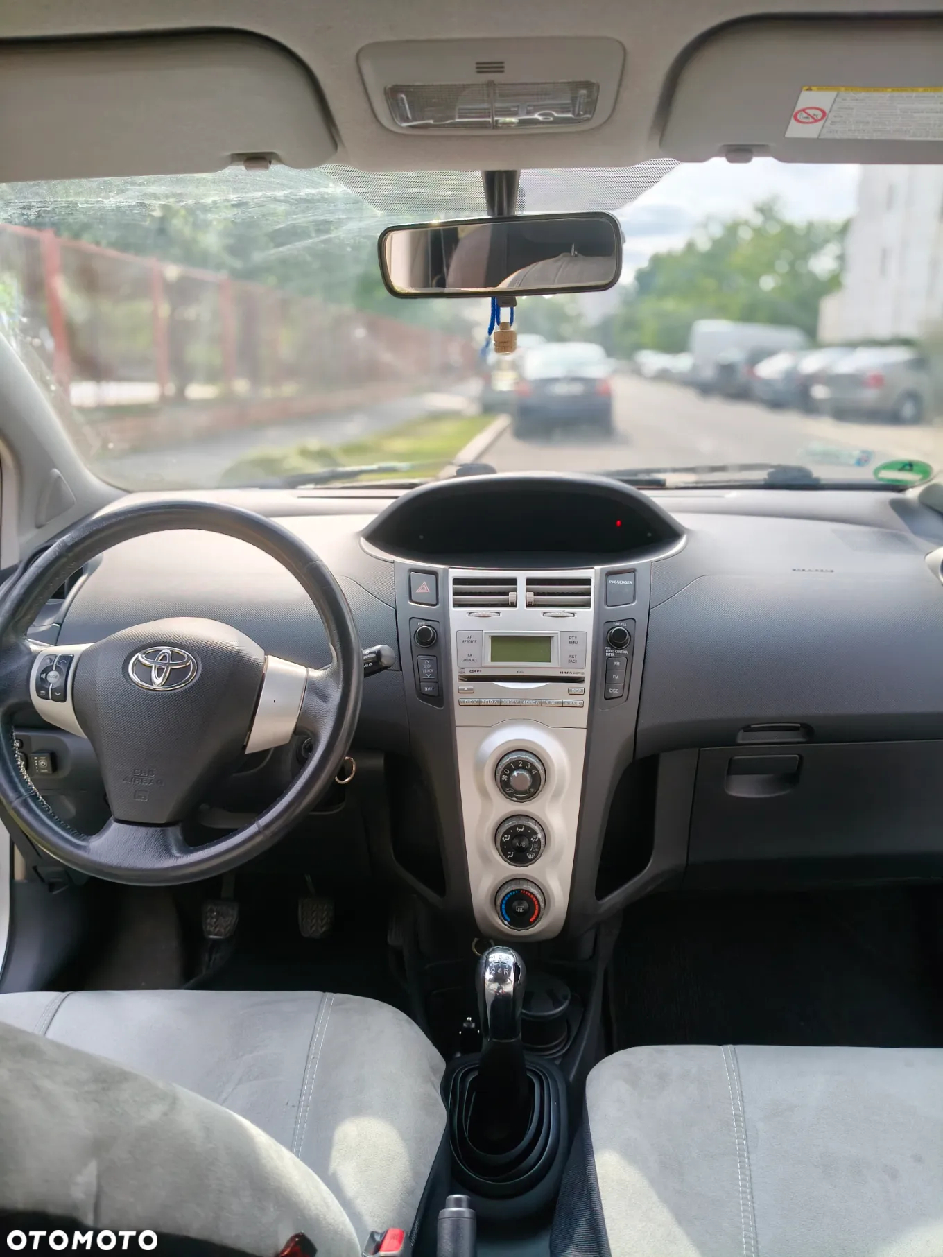 Toyota Yaris 1.3 Terra - 11