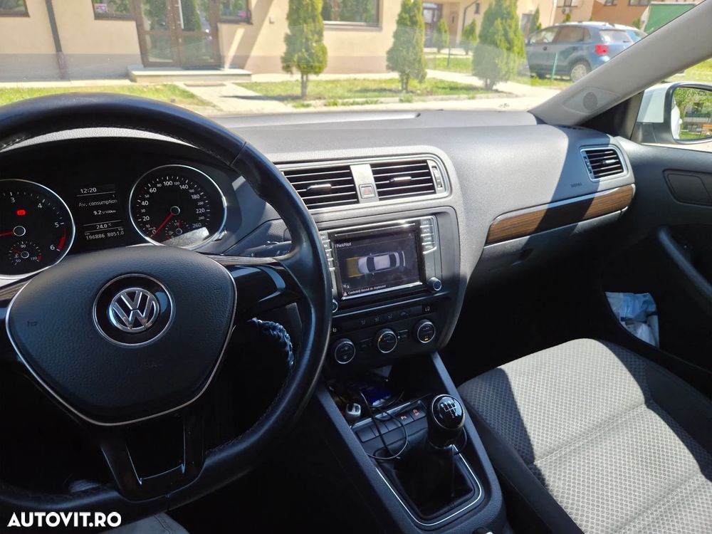 Volkswagen Jetta 2.0 TDI Comfortline - 16