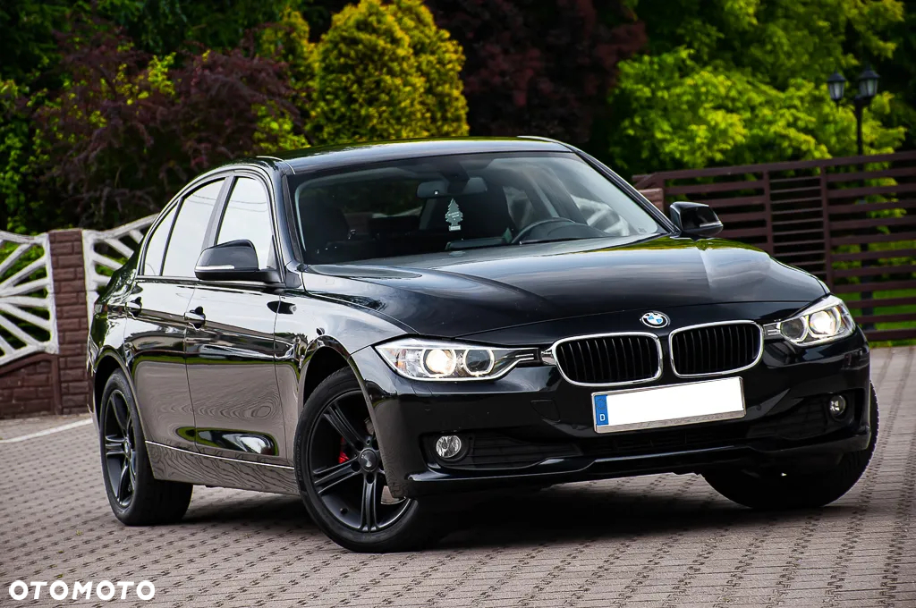 BMW Seria 3 320d Sport Line - 12