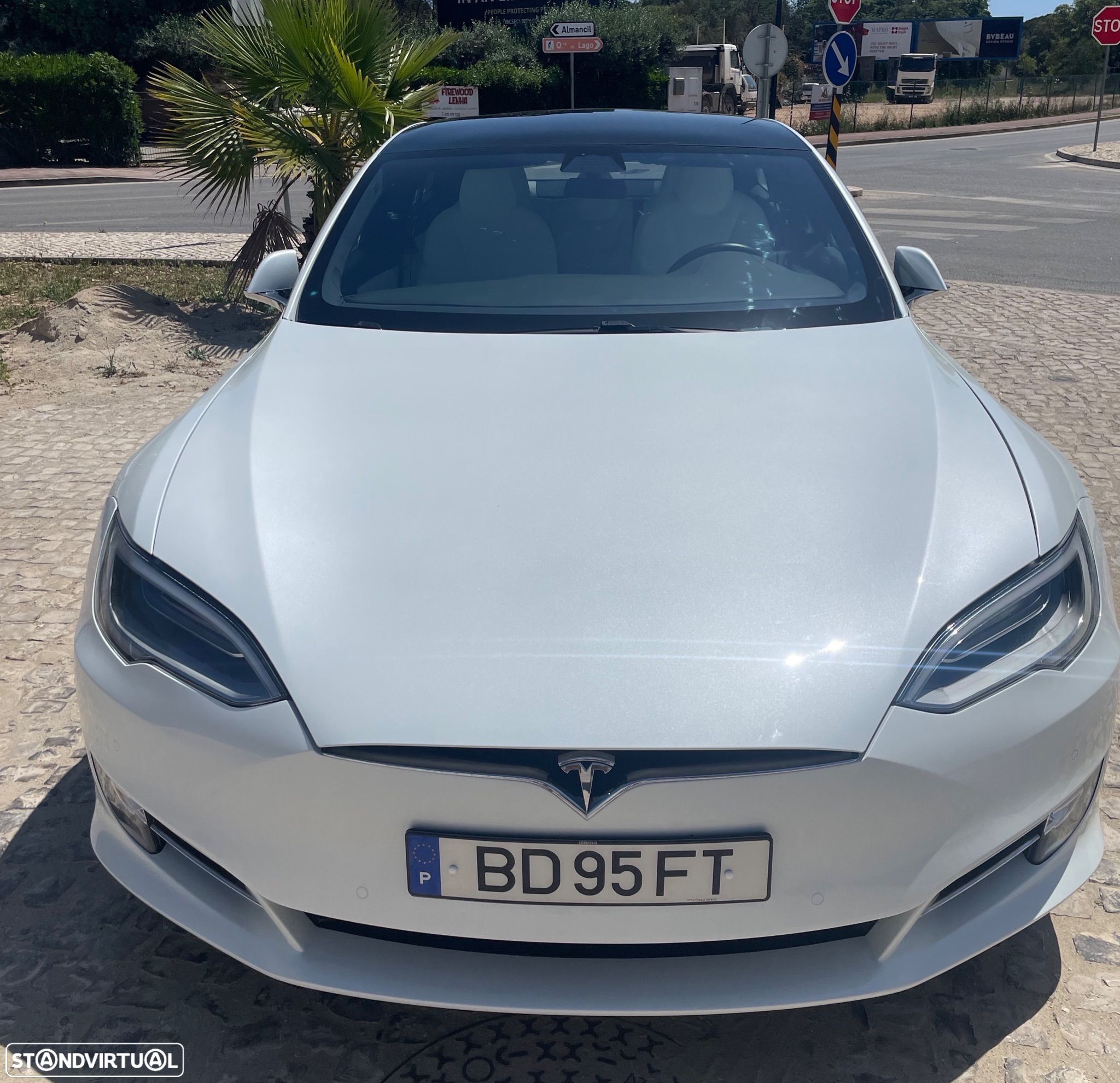 Tesla Model S Long Range - 1