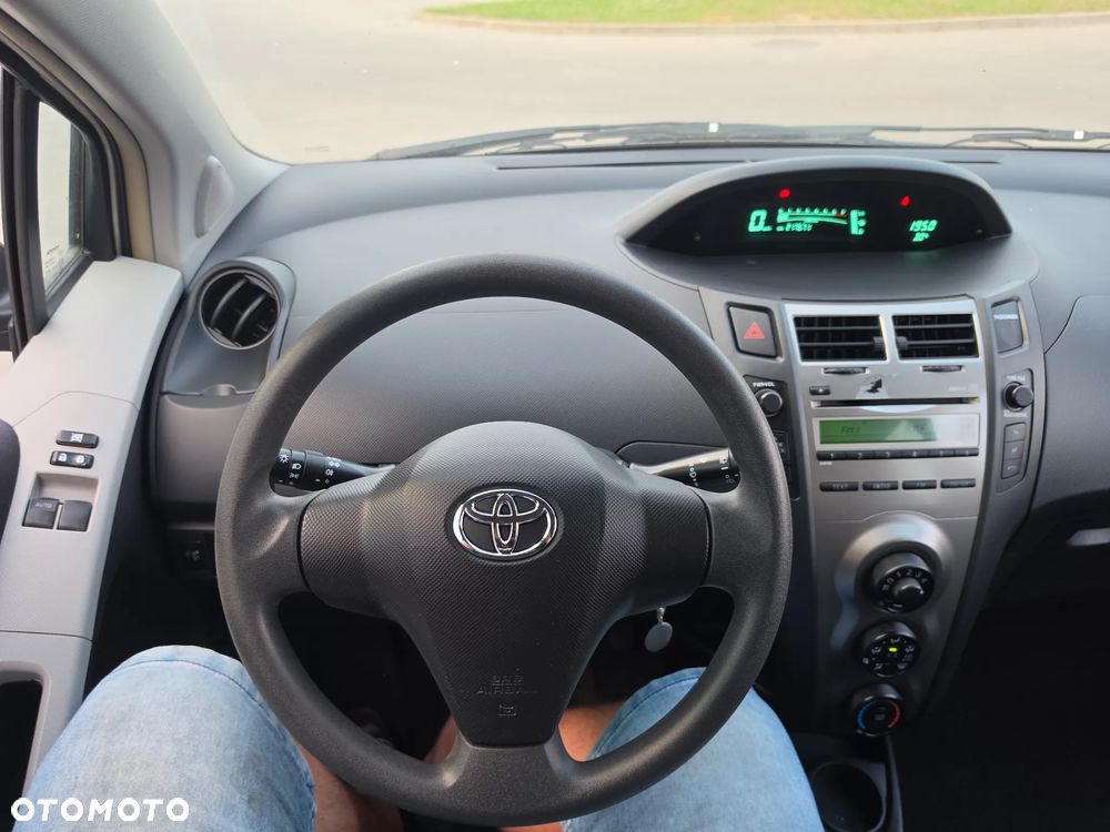 Toyota Yaris 1.0 VVT-i Cool - 10