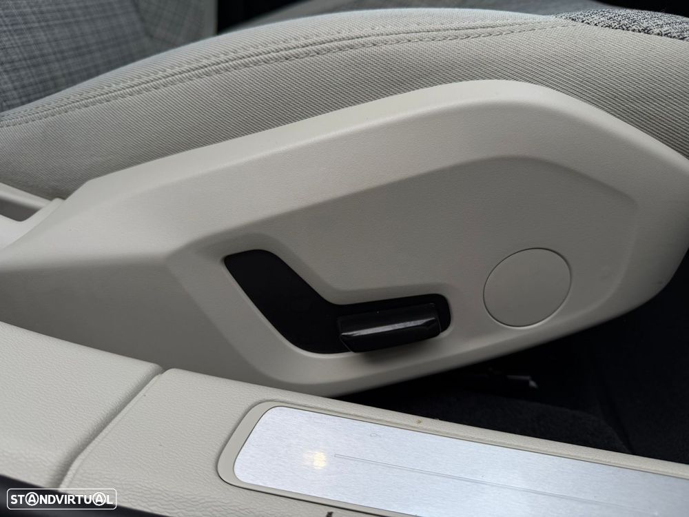 Volvo V60 2.0 T6 AWD TE Essential - 19