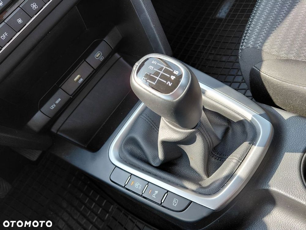 Kia Ceed 1.5 T-GDI M - 17