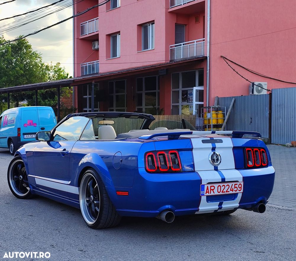 Ford Mustang - 4