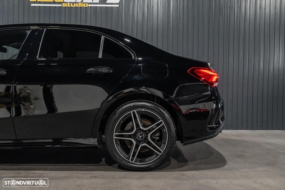 Mercedes-Benz A 250 Limousine e 8G-DCT AMG Line - 29