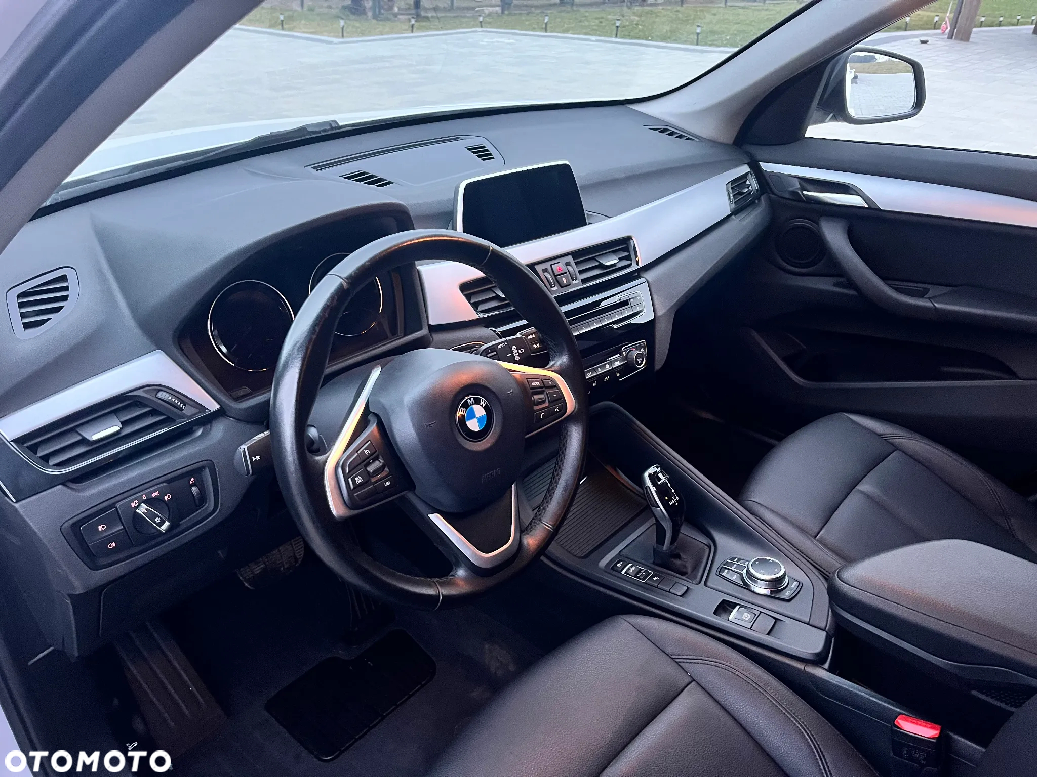 BMW X1 sDrive18i Business Edition - 12