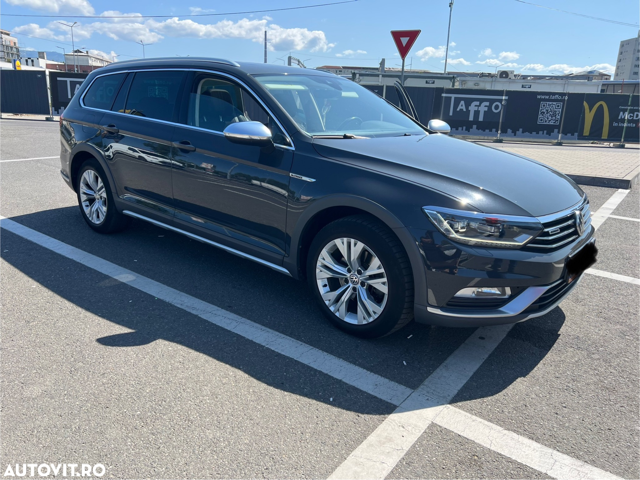 Volkswagen Passat Alltrack 2.0 TDI DSG 4Motion - 6