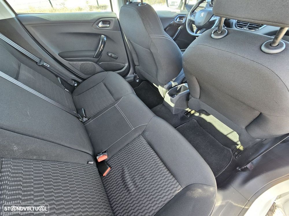 Peugeot 208 1.4 HDi Active - 24