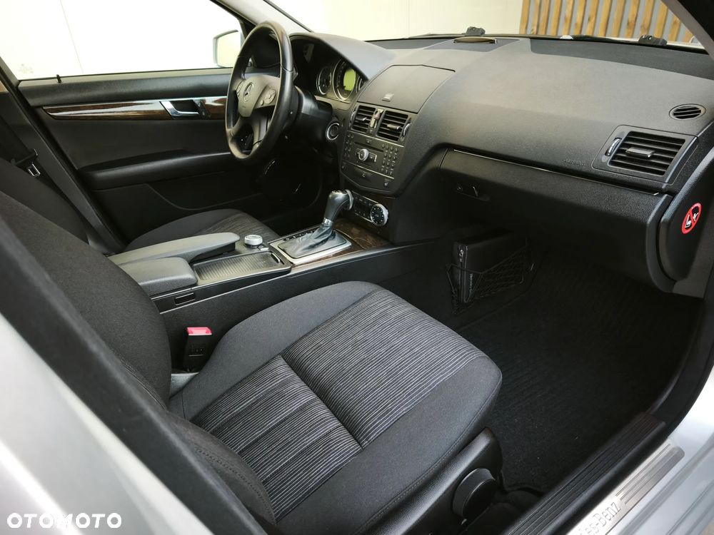 Mercedes-Benz Klasa C 200 (BlueEFFICIENCY) 7G-TRONIC Elegance - 19