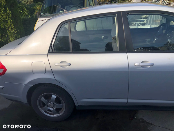 NISSAN TIIDA SEDAN 2007 DRZWI PRAWY TYŁ K23