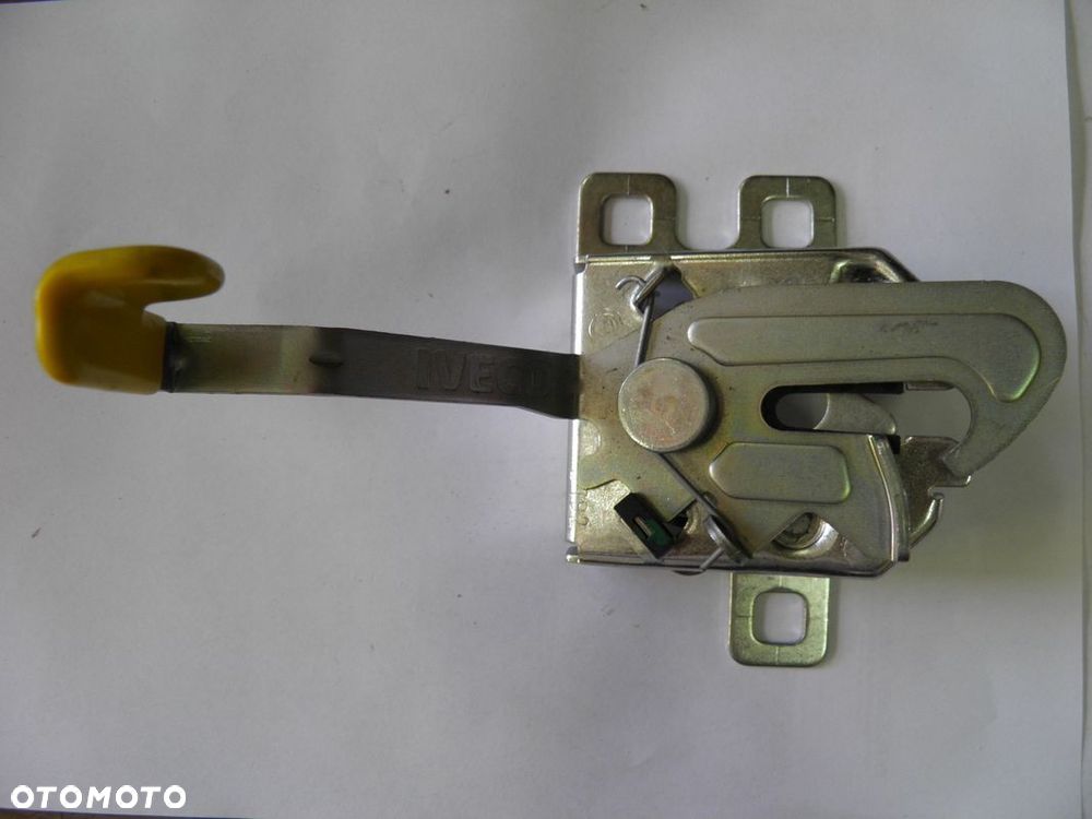 IVECO DAILY 2014- ZAMEK MASKI NOWY ORYGINAŁ - 1