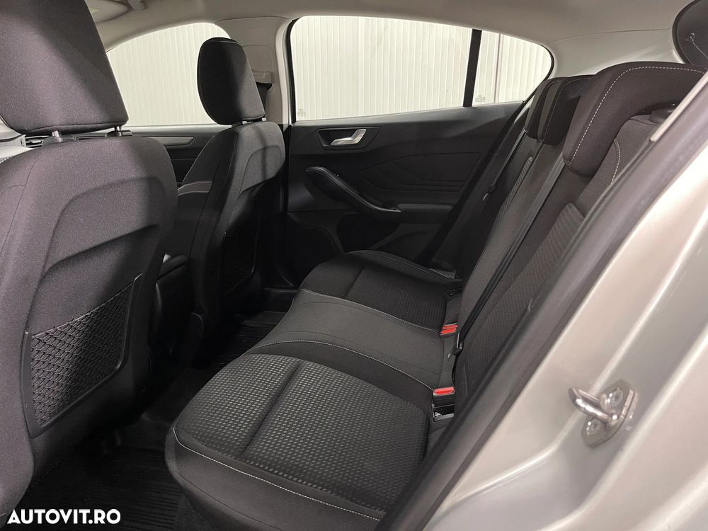 Ford Focus 1.5 EcoBlue Connected - 12