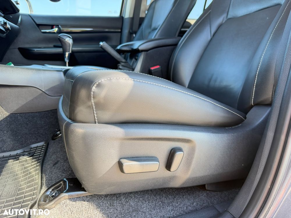 Toyota Hilux 2.8D 204CP 4x4 Double Cab AT Executive - 21
