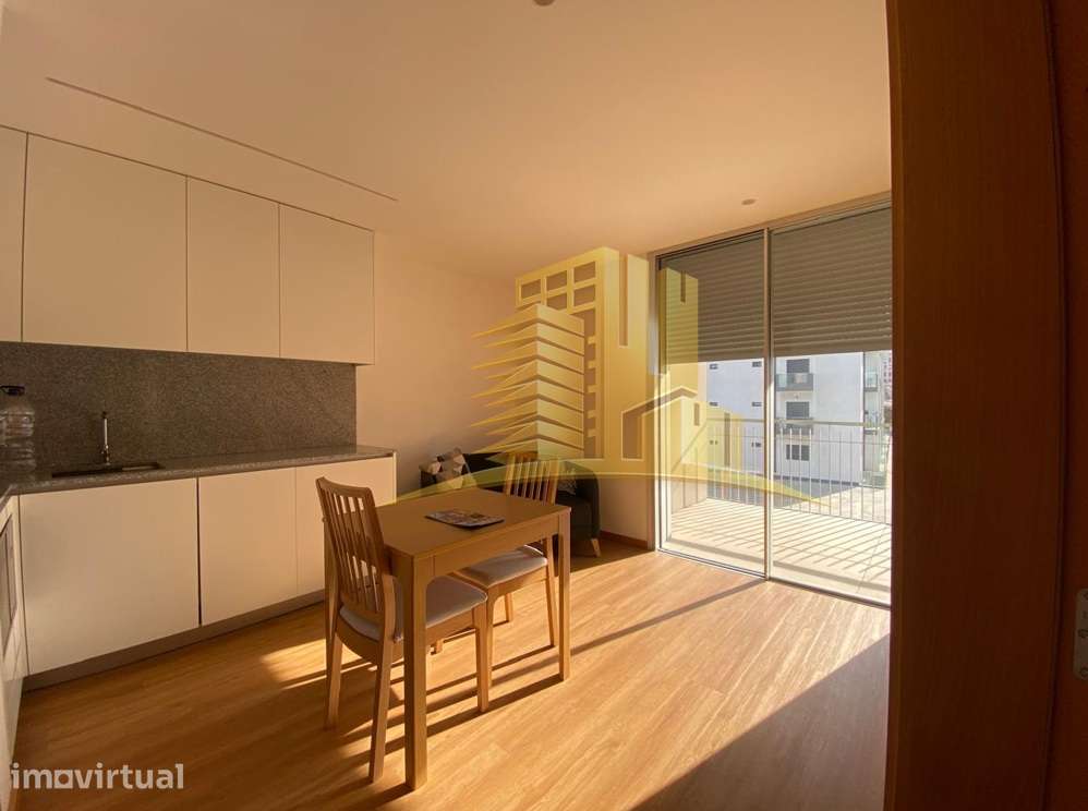 Excelente T0, Novo, Mobilado, em Mafamude, 450 m do El Corte e Metro - Grande imagem: 4/21