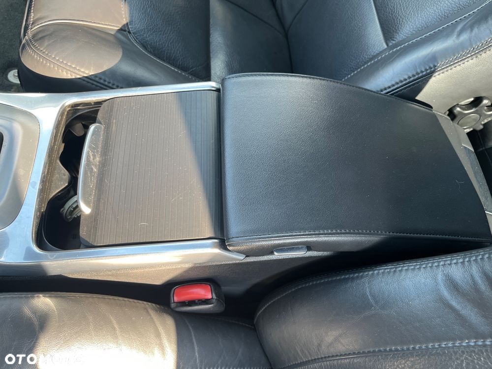 Volvo XC 70 D5 AWD Momentum - 9